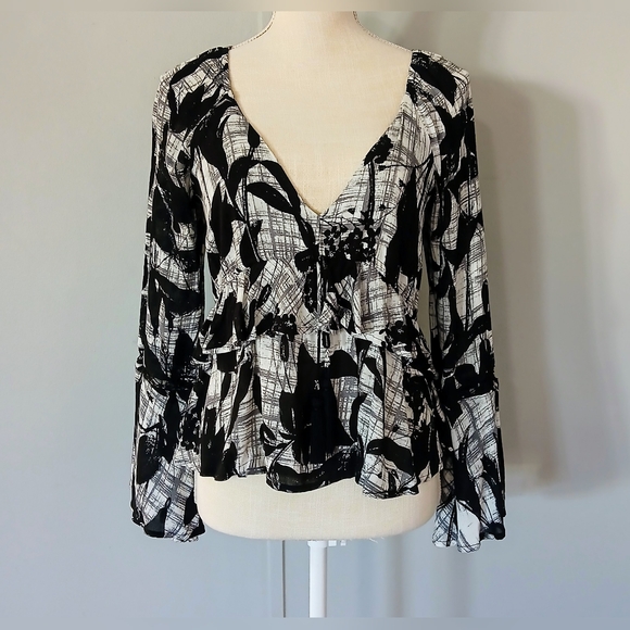 ASTR The Label Tie Front Bell Sleeve Peplum Top - Picture 3 of 14